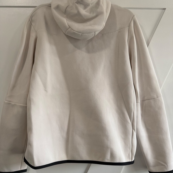 NIKE TECH FLEECE HOODIE - Picture 4 of 4